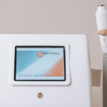 Máquina de radiofrecuencia profesional Rf-One de Adermica para tratamientos faciales y corporales